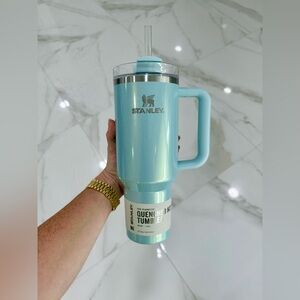 GORGEOUS RARE BLUE MILK 40 OZ FlowState Quencher Tumbler